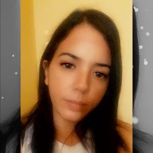 Meet your Posher, Priscila